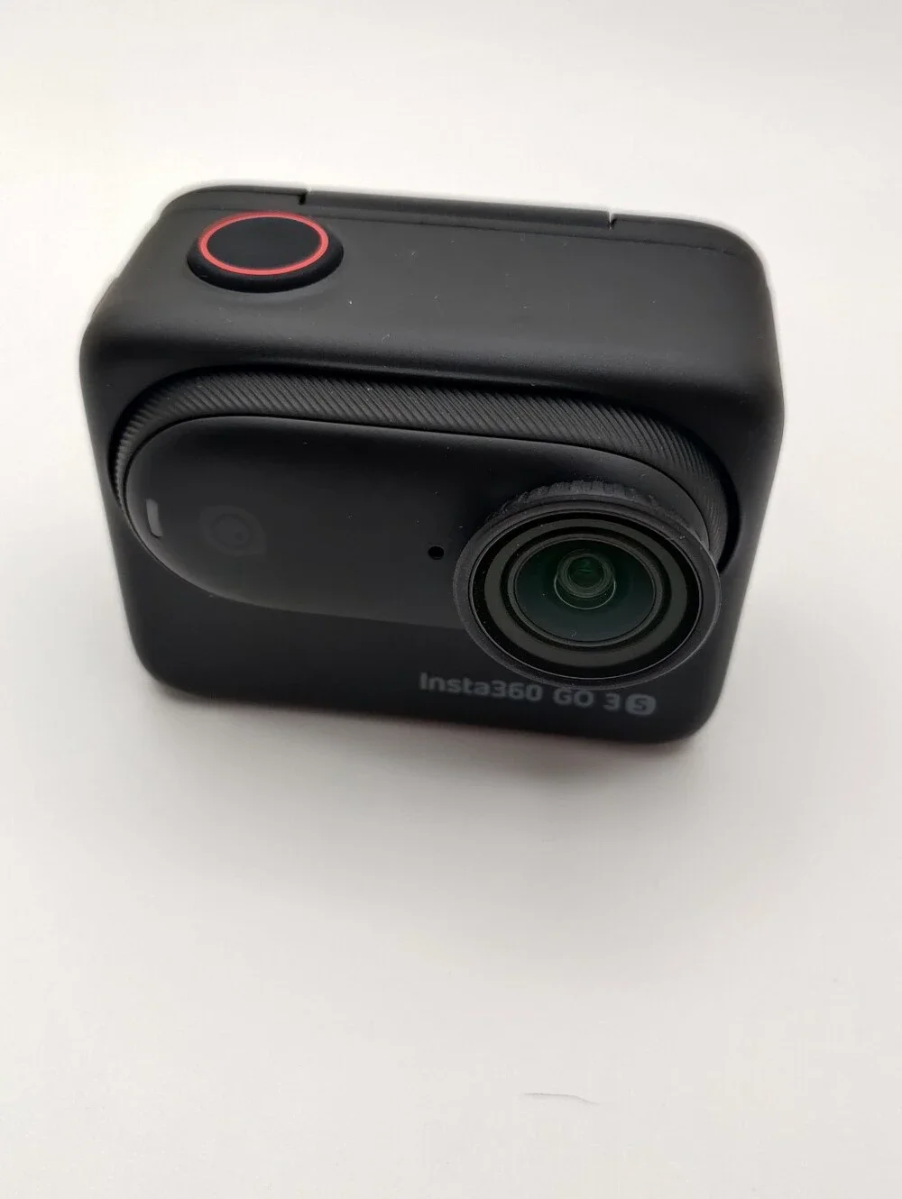Insta360 GO 3S - 128 GB Black 4K Tiny Portable Vlogging Camera, Hands-Free POVs